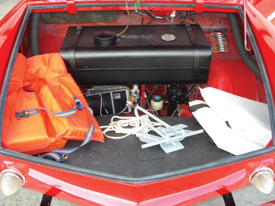 Багажник Amphicar 770 Convertible 1964 года  (фото 4 из 5)